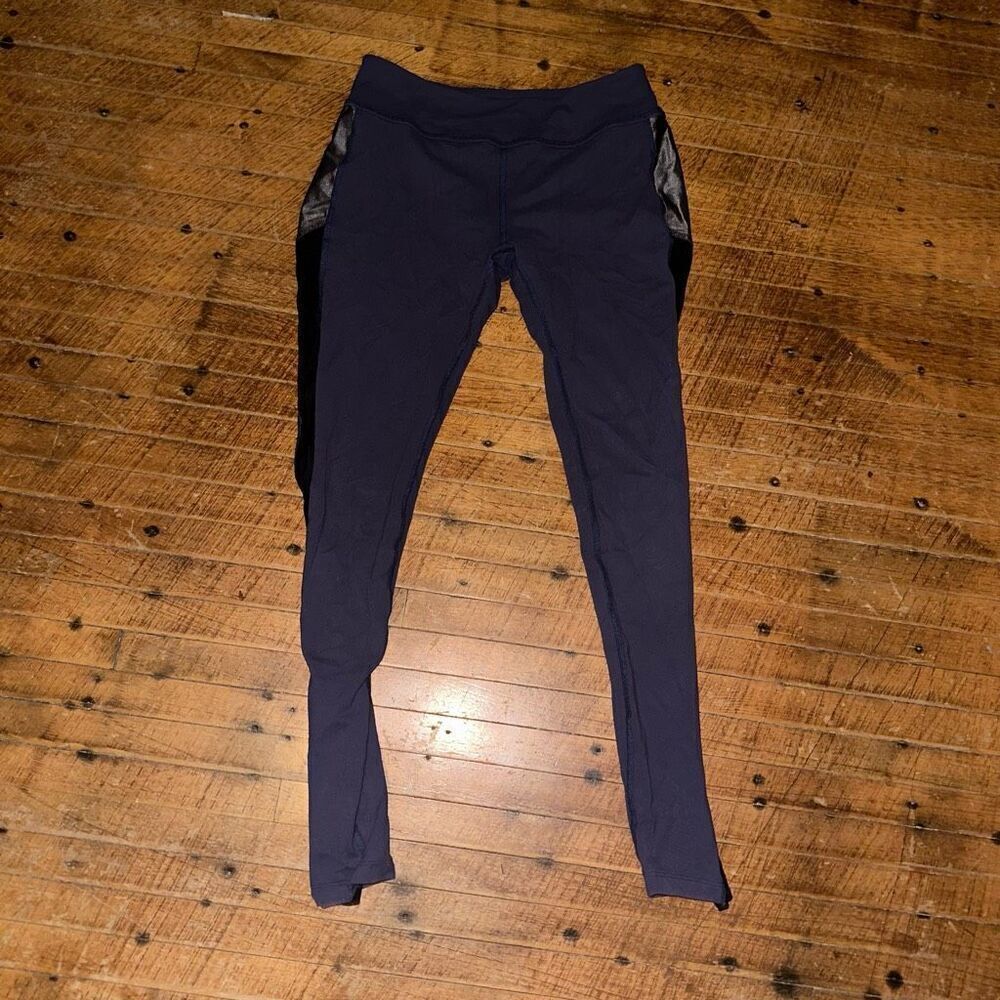 Beyond Yoga navy mesh sides L athletic leggings